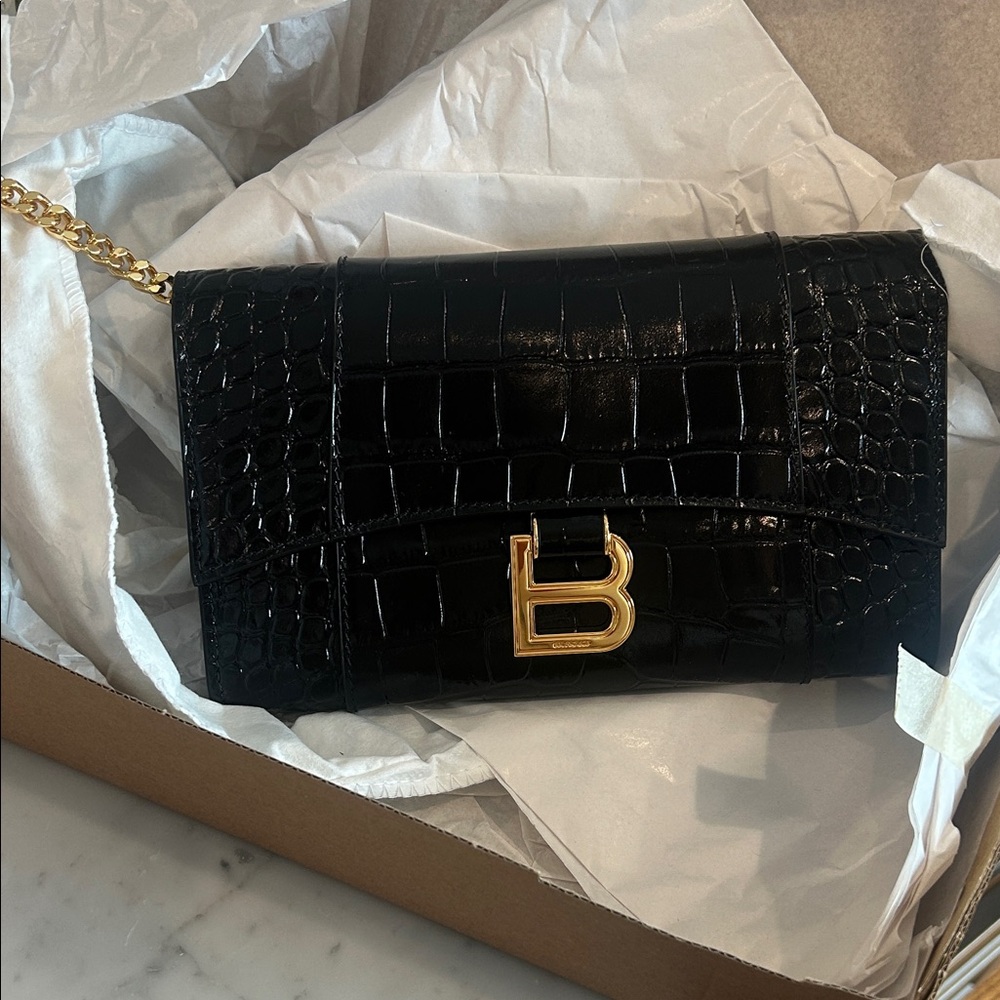 Balenciaga Black and White Product Tags